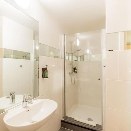 FLOATS by H2OTEL Rotterdam Ротердам Екстериор снимка
